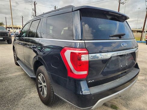 Used 2021 Ford Expedition XLT image 4