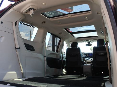 Used 2018 Chrysler Pacifica Limited FWD image 13