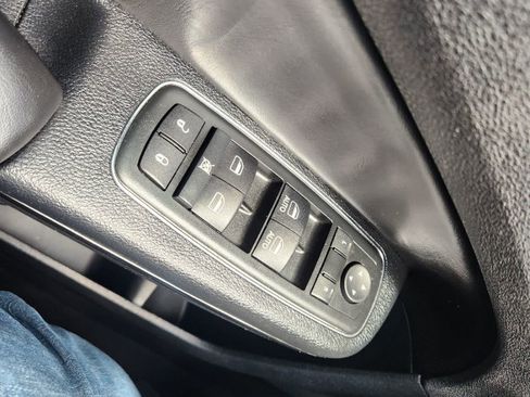 Used 2014 Chrysler 300 S w/ Luxury Group RWD image 20