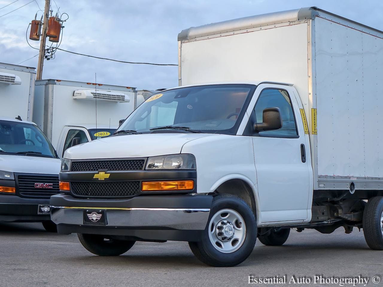 Used 2020 Chevrolet Express 3500 RWD image 2