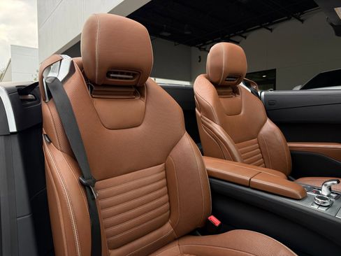 Used 2017 Mercedes-Benz SL 550 image 32