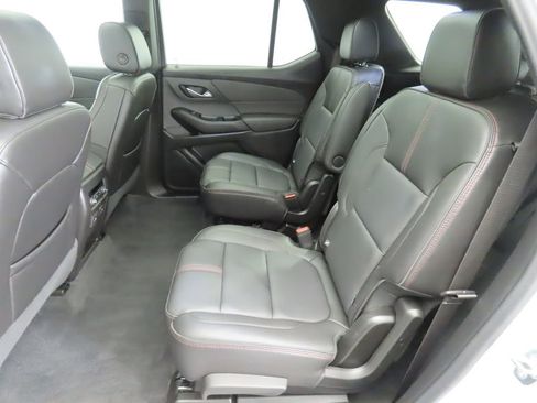 Used 2023 Chevrolet Traverse RS w/ LPO, Roadside Safety Package image 21