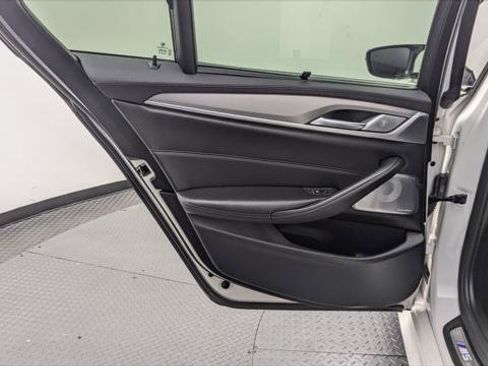 Used 2018 BMW M5 w/ Executive Package image 17