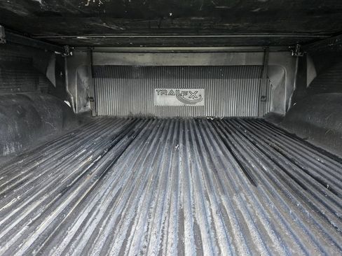 Used 2018 RAM 1500 Laramie RWD image 19