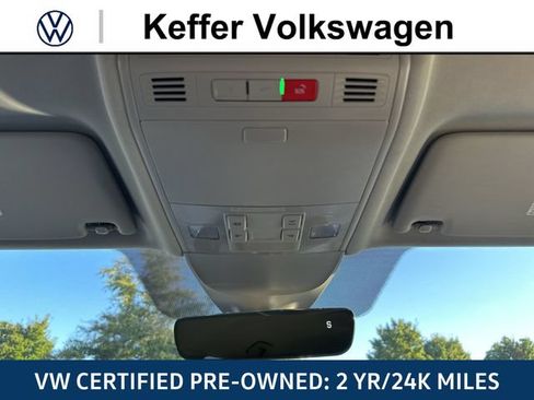 Certified 2023 Volkswagen Taos SE FWD image 20