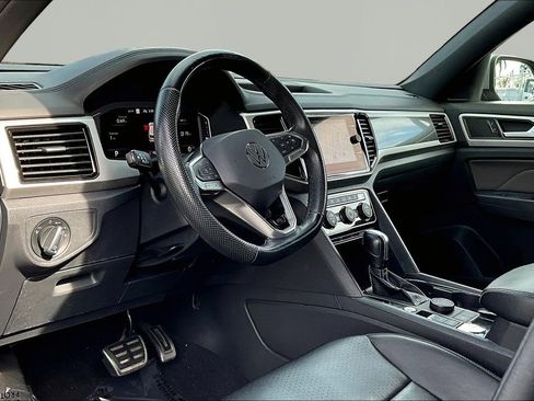 Used 2022 Volkswagen Atlas Cross Sport SEL R-Line AWD/4WD image 18