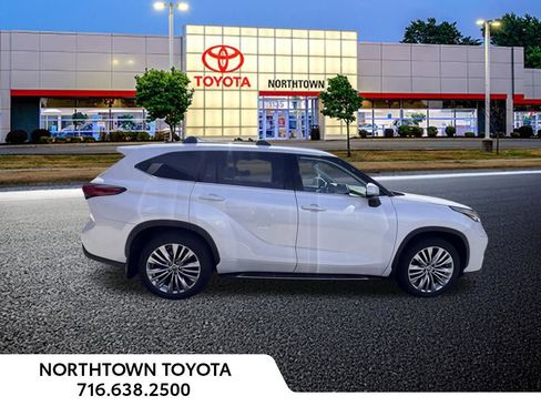 Used 2023 Toyota Highlander Platinum AWD/4WD image 11