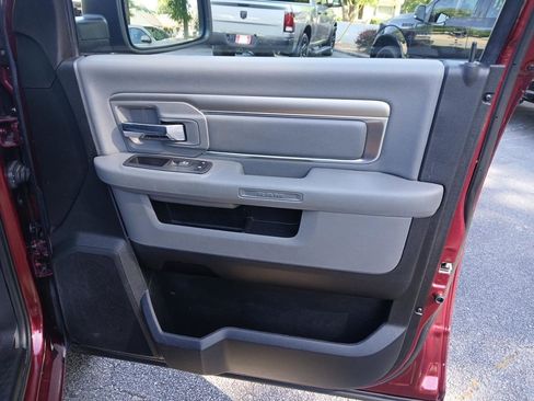 Used 2020 RAM 1500 Classic SLT AWD/4WD image 15