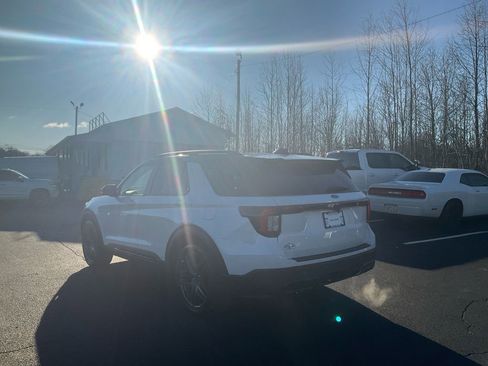 New 2026 Ford Explorer ST-Line w/ ST-Line Street Pack image 7