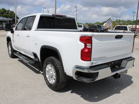 Used 2025 Chevrolet Silverado 2500 LT AWD/4WD image 8
