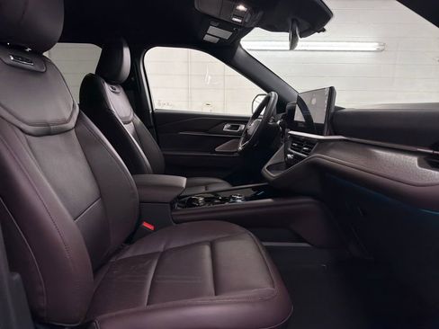 New 2026 Ford Explorer Platinum image 29