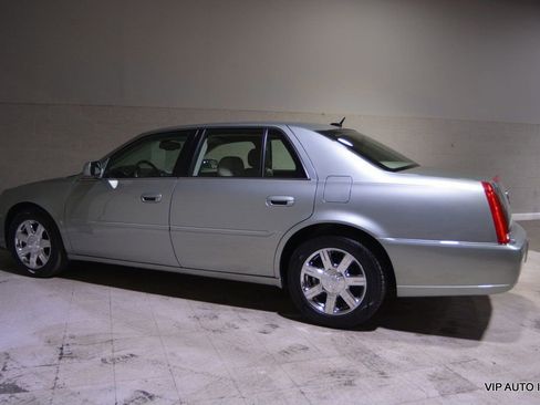 Used 2007 Cadillac DTS Luxury I w/ Trunk Convenience Package image 31