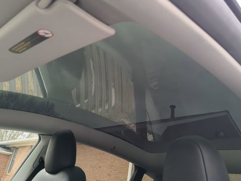 Used 2023 Tesla Model Y Long Range image 18