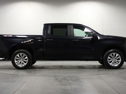 Used 2023 Chevrolet Silverado 1500 Custom image 3