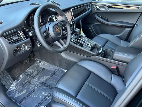 New 2026 Porsche Macan AWD/4WD image 4