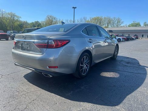 Used 2016 Lexus ES 350 w/ Luxury Package w/Wood Trim FWD image 3