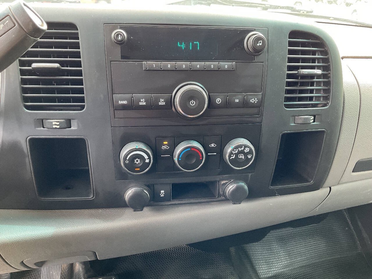 Used 2014 Chevrolet Silverado 3500 W/T AWD/4WD image 20