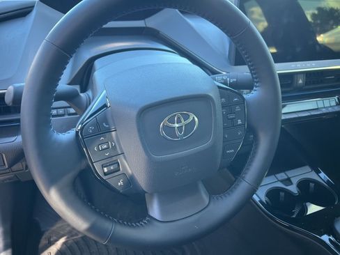 Used 2025 Toyota Prius AWD image 18