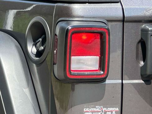 Used 2026 Jeep Wrangler Unlimited Sport AWD/4WD image 9