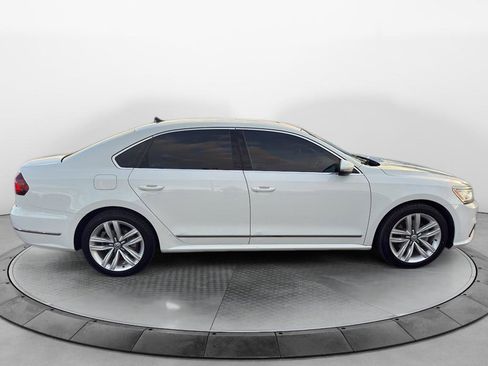 Used 2017 Volkswagen Passat 1.8T SE image 6