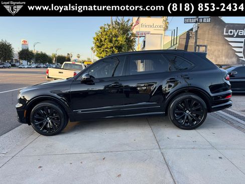 Used 2021 Bentley Bentayga image 4