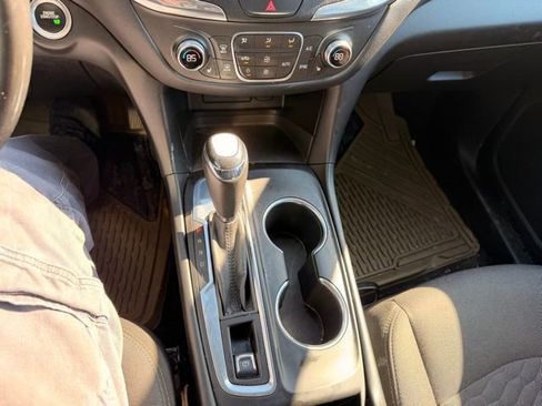 Used 2019 Chevrolet Equinox LT image 19