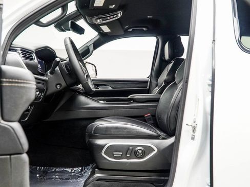 Used 2024 Jeep Wagoneer L Series II w/ Flexible Seating Group image 35