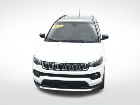 Used 2024 Jeep Compass Limited image 22