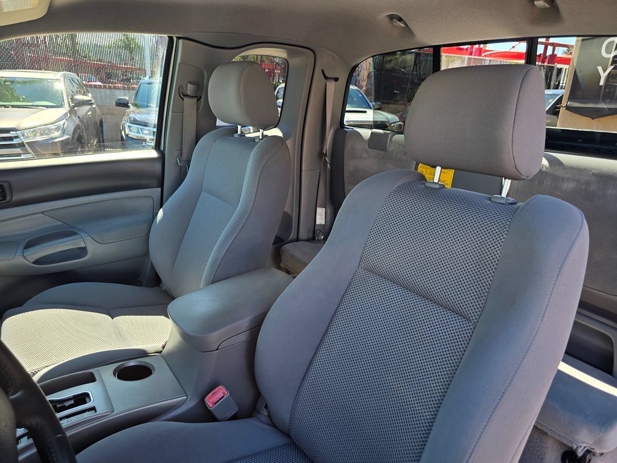 Used 2005 Toyota Tacoma PreRunner RWD image 21