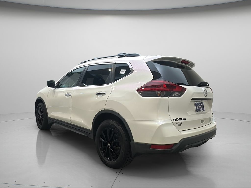 Used 2018 Nissan Rogue SV AWD/4WD image 4