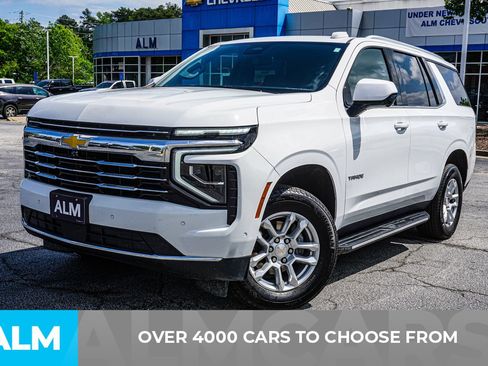 Used 2025 Chevrolet Tahoe LT AWD/4WD image 2