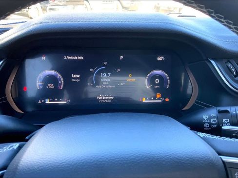 Used 2023 Jeep Grand Cherokee Limited image 24