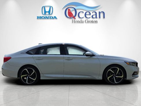 Used 2020 Honda Accord Sport image 2