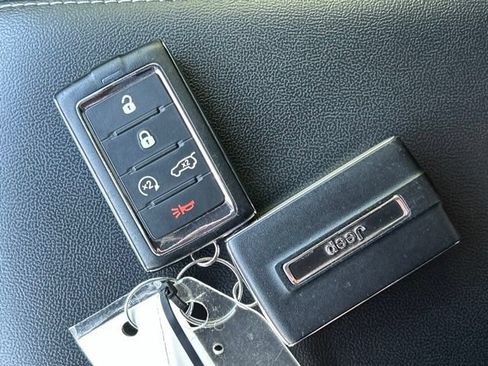 Used 2023 Jeep Grand Cherokee Altitude AWD/4WD image 68