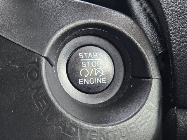 Used 2021 Jeep Renegade Latitude FWD image 20