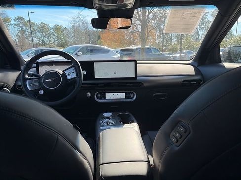 Used 2025 Genesis GV60 Advanced image 6