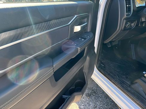 New 2025 RAM 5500 4x4 Regular Cab image 18