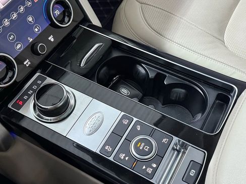 Used 2020 Land Rover Range Rover HSE image 27