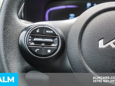 Used 2025 Kia Soul LX w/ LX Technology Package FWD image 30