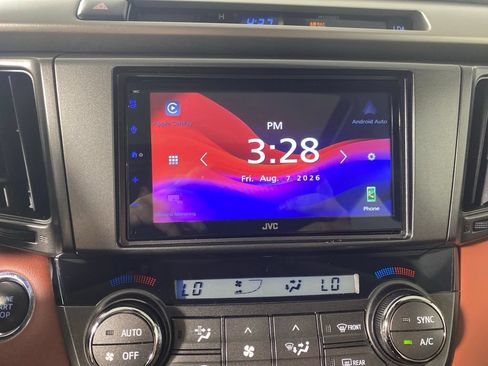 Used 2014 Toyota RAV4 Limited w/ Technology Package AWD/4WD image 19