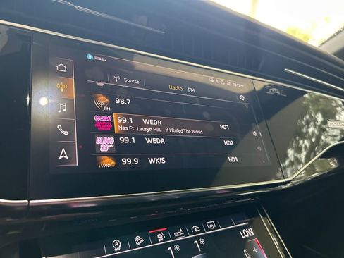 Used 2019 Audi Q8 Premium Plus image 7