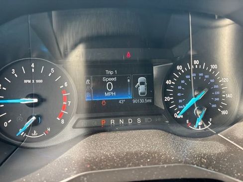 Used 2020 Ford Edge SE image 14