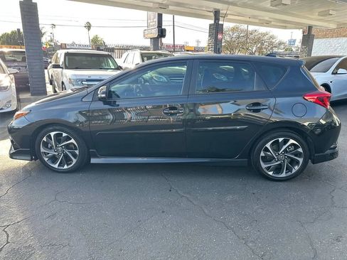 Used 2017 Toyota Corolla iM w/ Carpet Mat Package image 2