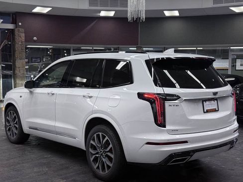 Used 2023 Cadillac XT6 Sport w/ Platinum Package image 11