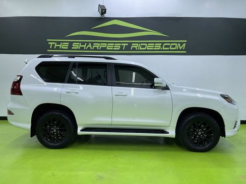 Used 2022 Lexus GX 460 w/ Black Line Special Edition AWD/4WD image 11