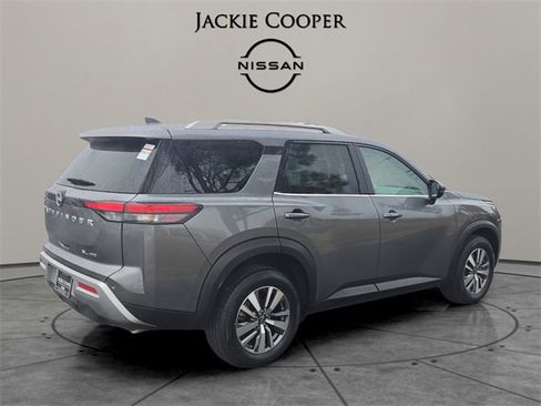 Certified 2025 Nissan Pathfinder SL image 5