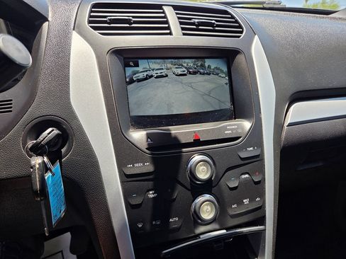 Used 2014 Ford Explorer XLT w/ Equipment Group 202A FWD image 27