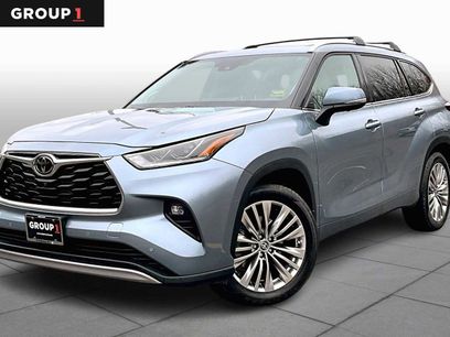 Used 2024 Toyota Highlander Platinum