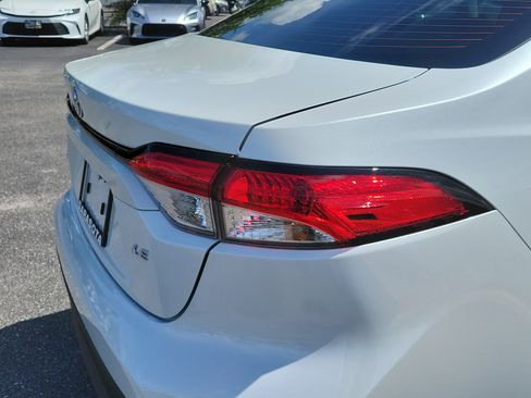 Used 2026 Toyota Corolla LE FWD image 11