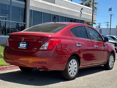 Used 2012 Nissan Versa SV FWD image 5